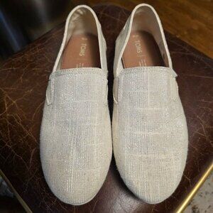 TOMS Women's 9 Redondo Natural & Silver Metallic Woven Flats - sz 10M